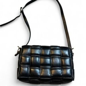 Vera Pelle made in Italy genuine leather padded small handbag purse black
